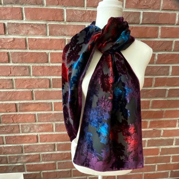 NWT Lord & Taylor Graphic Silk Velvet Scarf 10” x60” NEW - Picture 9 of 11